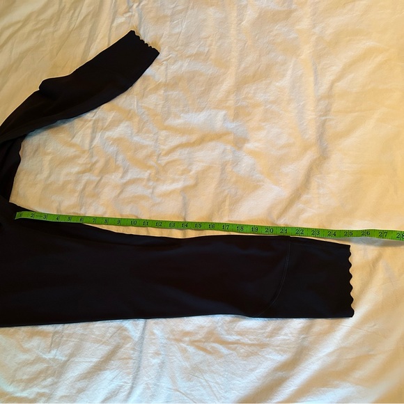 NWT Lululemon Align High Rise Scallop 25" Length in Black Size 6 - Picture 5 of 8